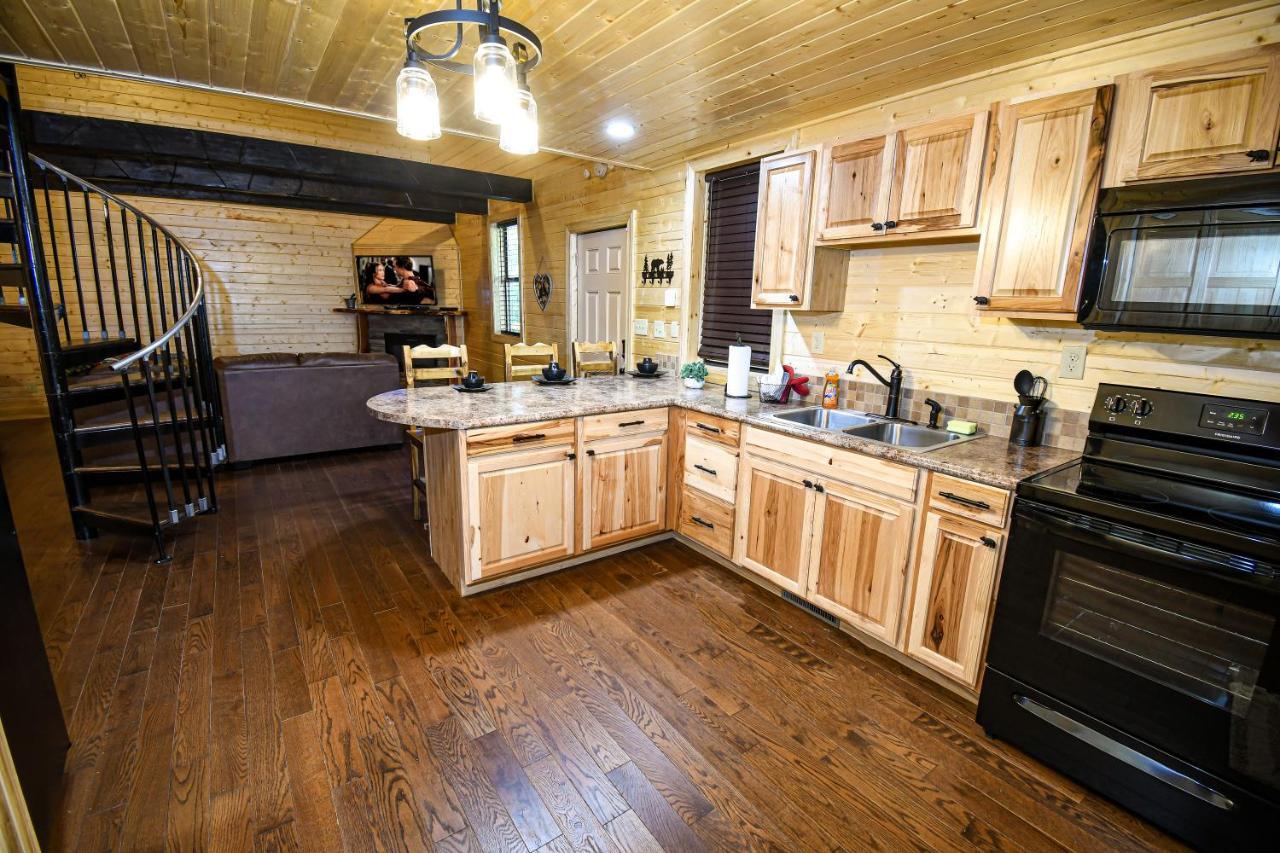 Gatlinburg - Honeymoon Hideaway Βίλα Εξωτερικό φωτογραφία